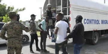 Migración detuvo a 89 haitianos indocumentados en Puerto Plata