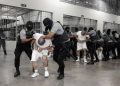 Bukele planea duplicar el tamaño de la megacárcel que alberga a inmigrantes, según WSJ