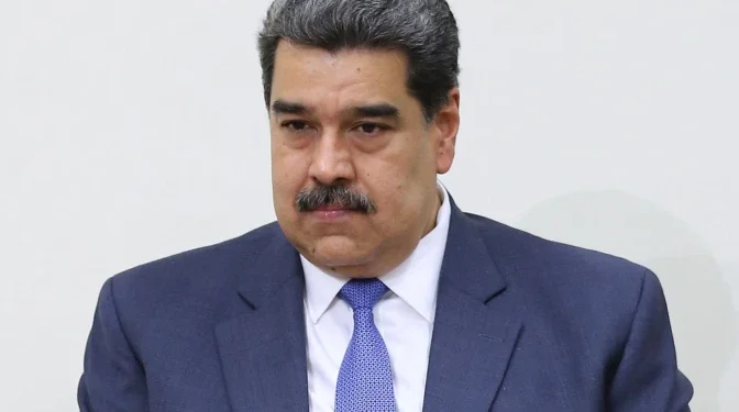 Maduro dice que enviará un avión y otro llegará a Venezuela con migrantes
