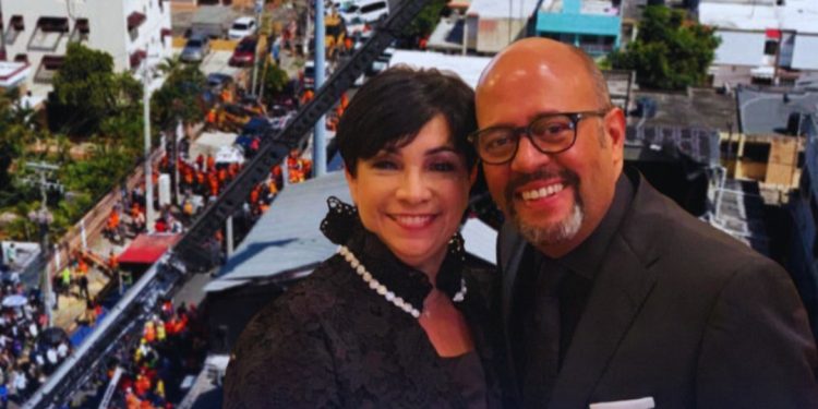 Maribel Espaillat se salvó gracias al heroísmo de su esposo, quien permanece en estado delicado