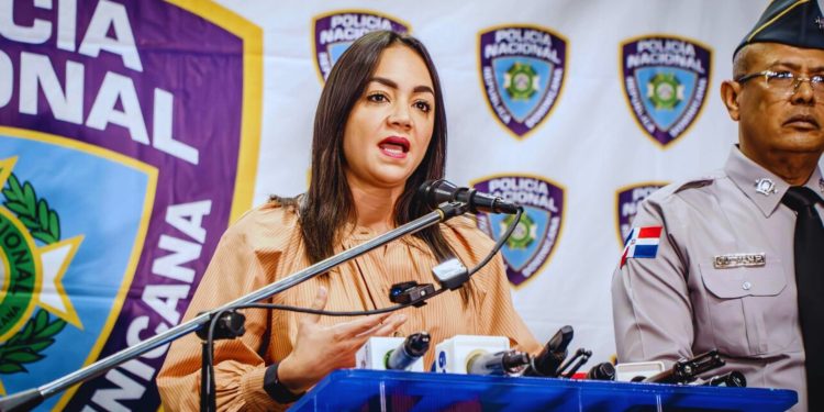 Partidos de oposición solicitan interpelar a Faride y director PN