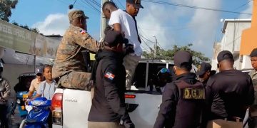 Detienen más de 200 indocumentados en operativo en el Hoyo de Friusa y Mata Mosquito