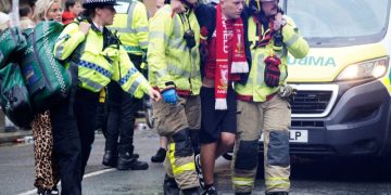 Hay 27 personas, incluidos 4 niños, hospitalizadas después de atropello a fanáticos del Liverpool