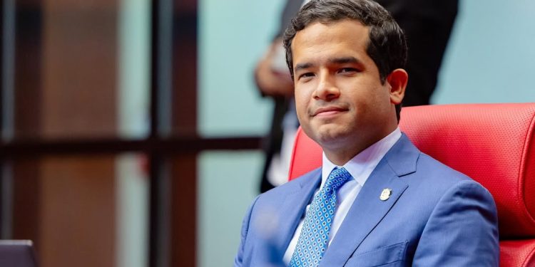 Popularidad en ascenso: el 81% tiene una imagen muy positiva del senador Omar Fernández