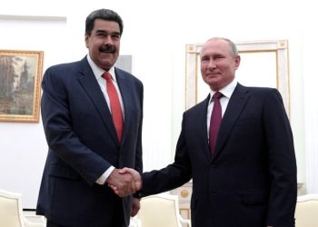 Putin y Maduro celebran en el Kremlin 80 años de Victoria y de relaciones diplomáticas
