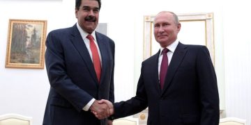 Putin y Maduro celebran en el Kremlin 80 años de Victoria y de relaciones diplomáticas