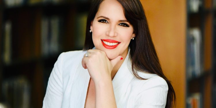 Presidente Abinader designa abogada internacionalista Angie Martínez como nueva embajadora dominicana en Corea 