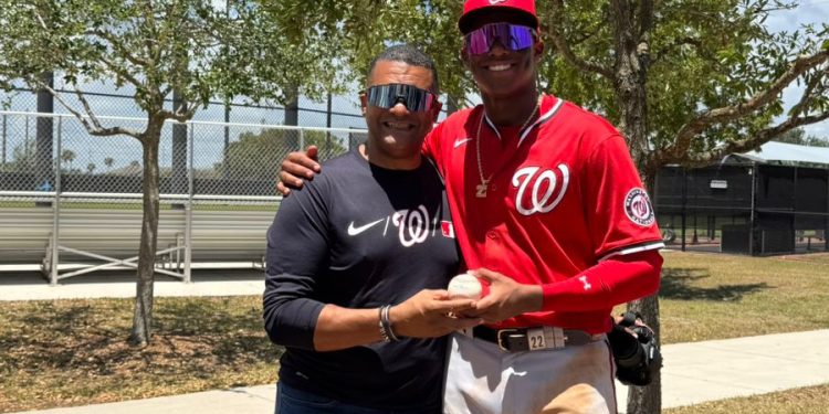 Elián Soto pega su primer jonrón como profesional 