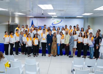 INFOTEP certifica a 36 adolescentes con discapacidad auditiva en diseño de artículos promocionales