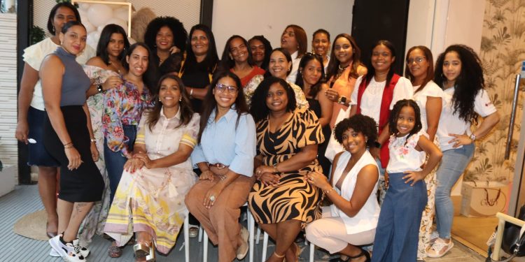 Realizan con éxito “Mujer Emprende”, iniciativa para empoderar a féminas en sus proyectos