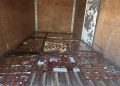 Confiscan contrabando de 154 mil cigarrillos escondidos debajo del falso piso de un camión en Santiago Rodríguez