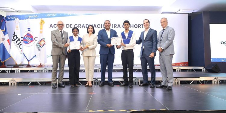 OGTIC gradúa 94 jóvenes en áreas STEM a través de su programa Semillero Digital INTRO