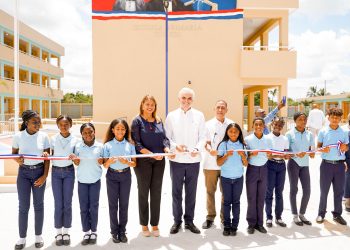 Entregan centro educativo en Villa Hermosa en La Romana
