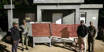 Ocupan más de 224 mil cigarrillos abandonados en unos matorrales en Dajabón y Elías Piña