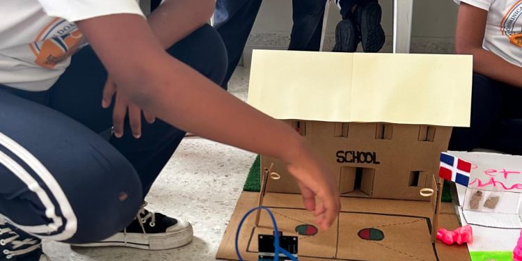 Ediciones Logos anuncia su primera competencia de robótica Experiencia SmartTEAM 2025