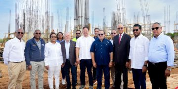 Ministros Carlos Bonilla y José Ignacio Paliza realizan recorrido de supervisión por construcción de la UASD en Santo Domingo Este