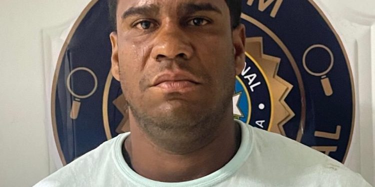 Capturan hombre acusado de ultimar con un palo a su padre en Salcedo