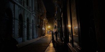 Más de 150 mil hogares sin electricidad en el suroeste de Francia