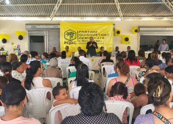 Presidente del PQDC y Diputado, Elías Wessin realiza entrega de regalos a madres en Santiago