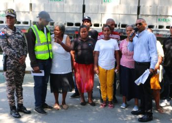 Khoury Industrial dona materiales de construcción para levantar viviendas a familias vulnerables en Cabral Barahona