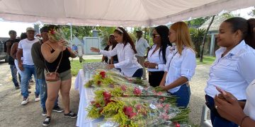 Alcaldesa Betty Gerónimo recorre cementerios por Día de las Madres