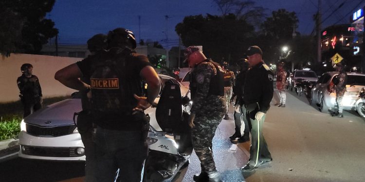 Policía Nacional y organismos de seguridad ejecutan operativo conjunto en Bonao