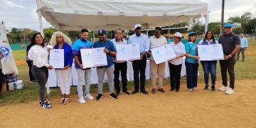 Liga de Softbol ASODEMU inaugura su 33° Torneo dedicado a destacadas personalidades