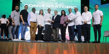 Miembro del CNCP pide a emprendedores aprovechar nuevas tendencias y aplicaciones