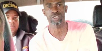 DICRIM Captura hombre captado en video Golpeando un perro en la vía pública en Sabana Grande de Boyá, Monte Plata.