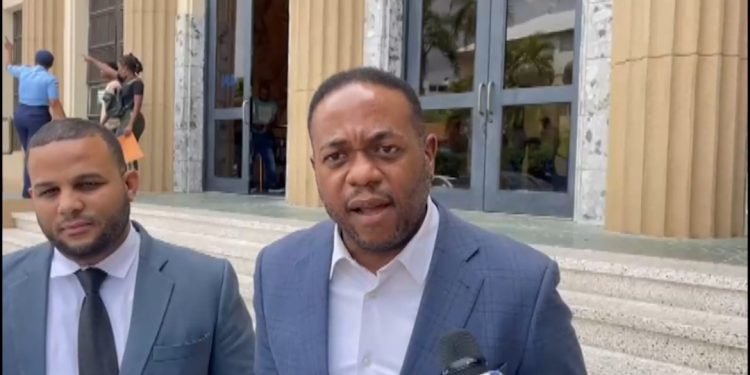 Depositan otra querrella por estafa contra Ángel Martínez 