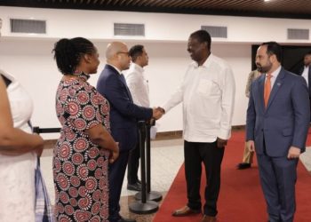 Ministro de Exteriores de Kenia llega a RD para acuerdos en favor de tropas en Haití