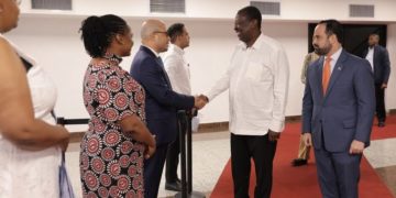 Ministro de Exteriores de Kenia llega a RD para acuerdos en favor de tropas en Haití