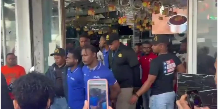 DGM detiene a 92 nacionales haitianos ilegales durante inspección a diferentes negocios