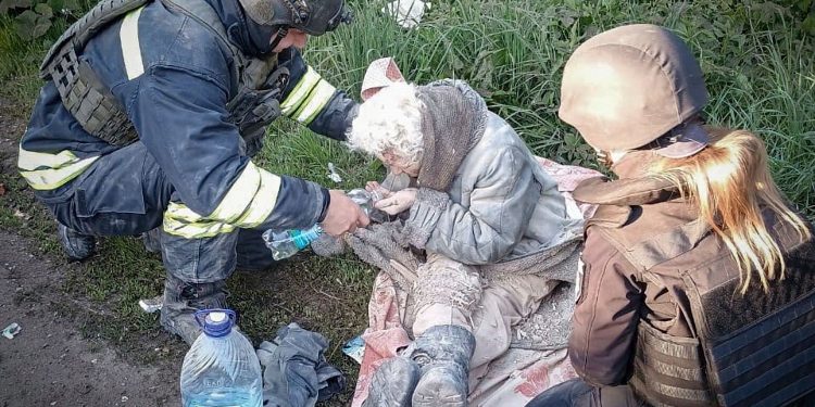 Rusia rompió “700 veces” el cese del fuego que había ordenado Putin: volvió a bombardear a civiles en Ucrania