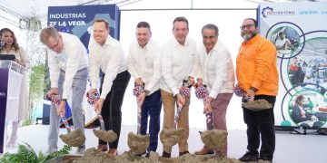 Proindustria da primer palazo para construcción nueva nave industrial en zona franca La Vega