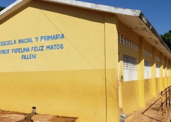 Intervienen escuela en Barahona tras desprendimiento de una porción del revestimiento de techo