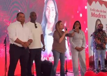 Carolina define a las madres dominicanas como luchadoras y amorosas