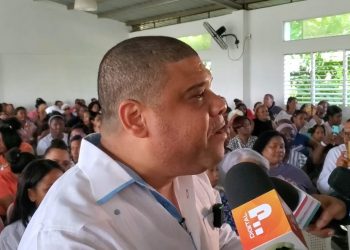 Diputado Ramón Raposo agasaja a cientos de madres de SDN