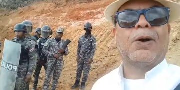 Dispersan con bombas lacrimógenas a comunitarios se ponen desmonte de árboles en zona protegida de Barrick Gold