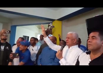 Presidente del Senado juramenta peledeistas en el PRM 