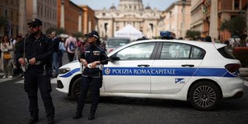 Blindan sala del cónclave con bloqueadores de señal, escudos y anti láseres espía