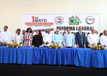 Ministro de Trabajo Eddy Olivares reafirma compromiso con salarios dignos y formalización laboral ante líderes sindicales en el Día Internacional del Trabajo