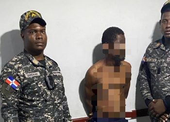 Policía apresa antisocial acusado de múltiples robos y recupera celulares y otros objetos en Monte Plata