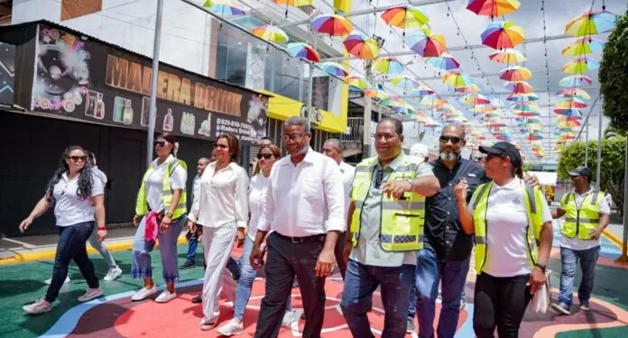 Propeep y Alcaldía de Sabana Grande de Boyá entregan 2 mil m² de arte urbano en transformación histórica del municipio