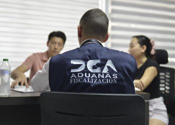 Aduanas continúa sin cesar las fiscalizaciones a comercios chinos