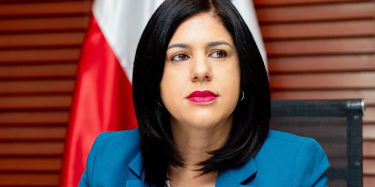 Senadora María Mercedes Ortiz apoya políticas migratorias del presidente Abinader