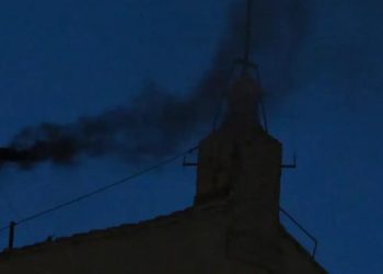 Fumata negra: no hay papa tras la primera votación del cónclave