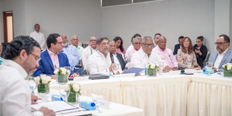 Limber Cruz encabeza la coordinación para la fusión del Instituto Agrario Dominicano con el Ministerio de Agricultura