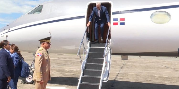 Presidente Abinader retorna al país tras reunión con Marco Rubio en Washington