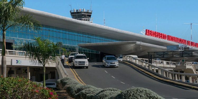 Sistema de aterrizaje en Aeropuerto Las Américas está fuera de servicio